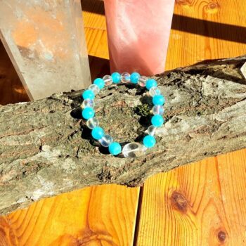 MODRÁ LADÚNA – náramok z minerálov aqua aura krištáľ a modrý chalcedon